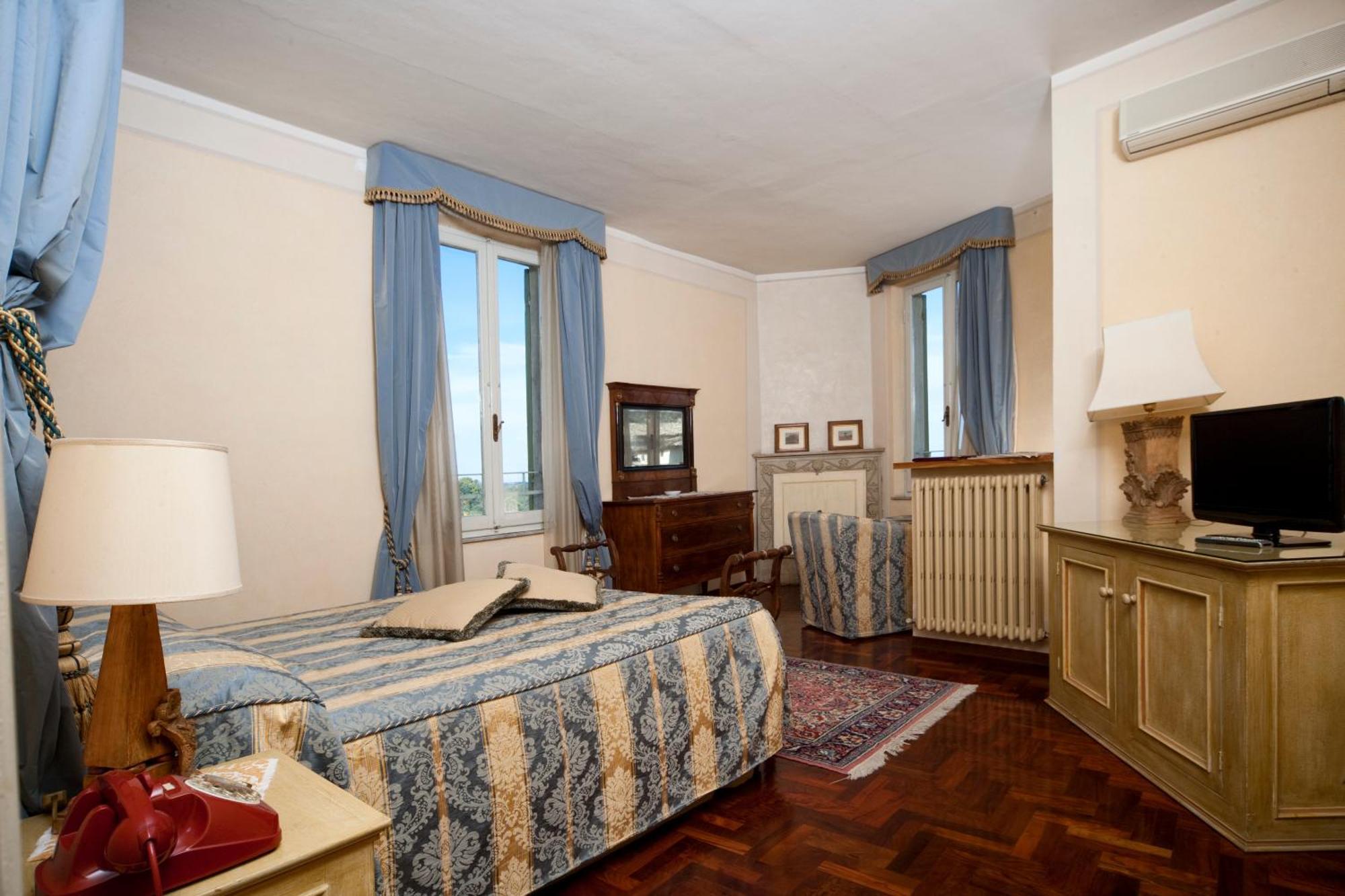 Palazzo Dragoni Hotell Spoleto Eksteriør bilde