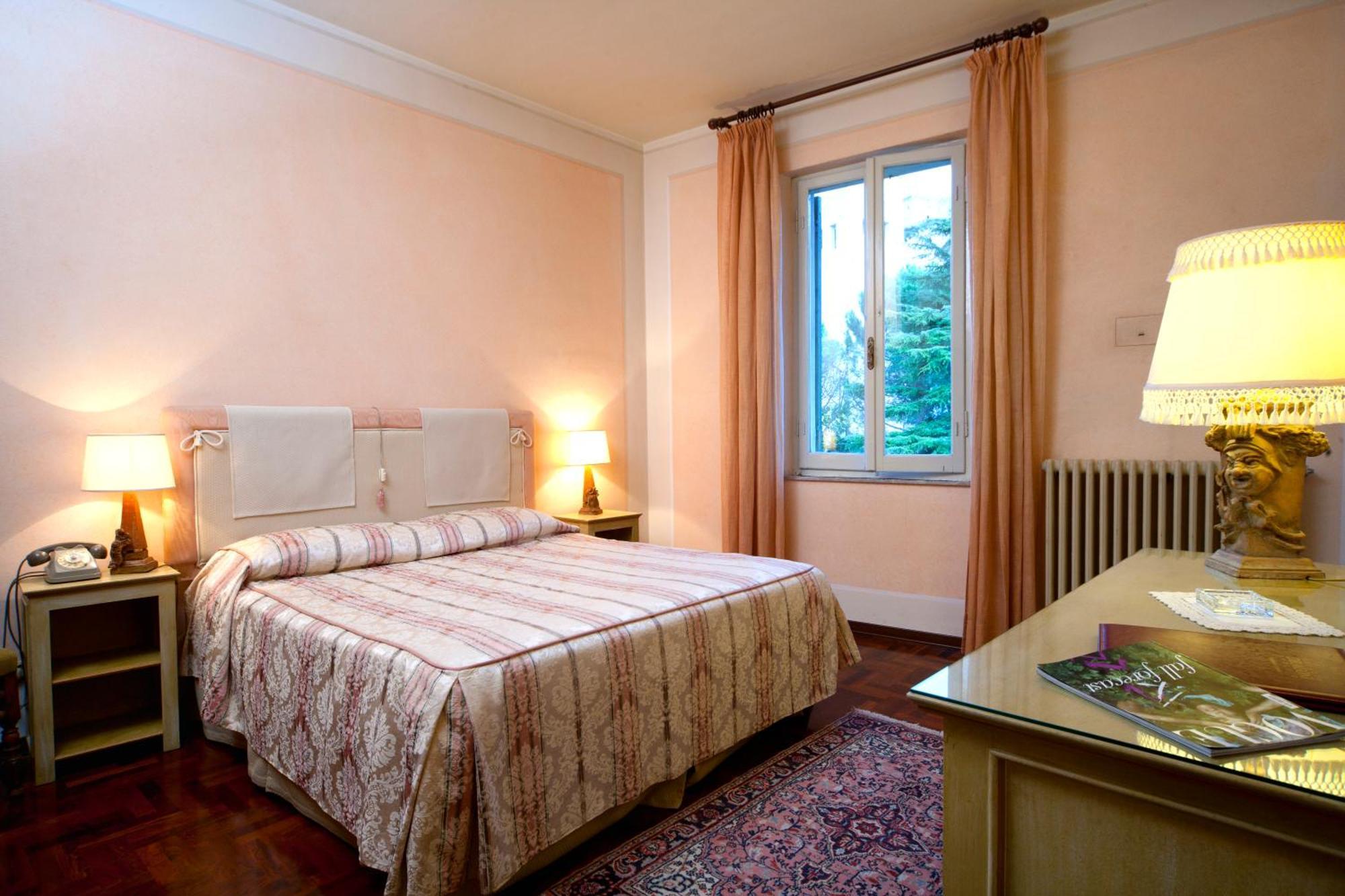 Palazzo Dragoni Hotell Spoleto Eksteriør bilde