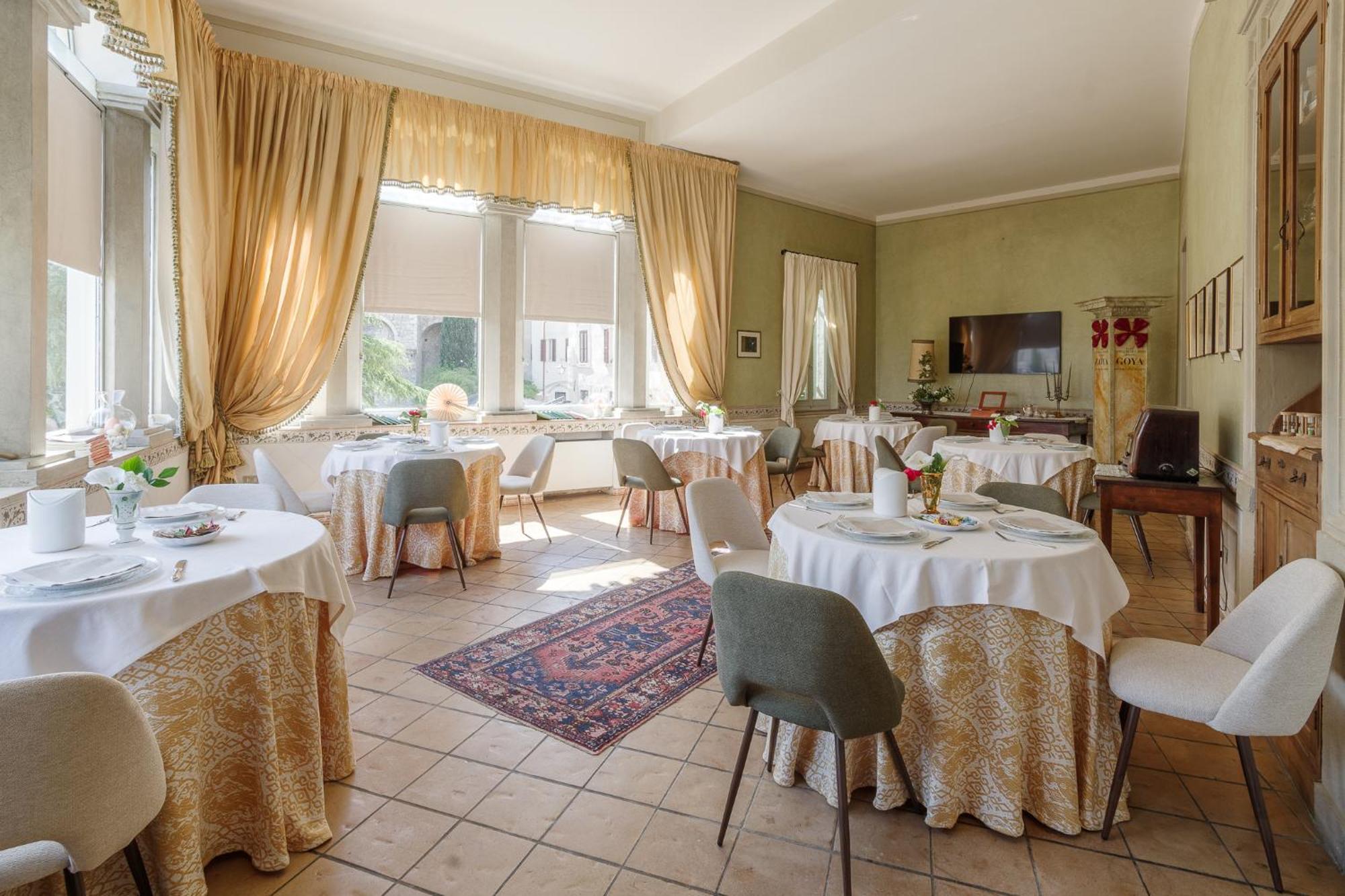 Palazzo Dragoni Hotell Spoleto Eksteriør bilde