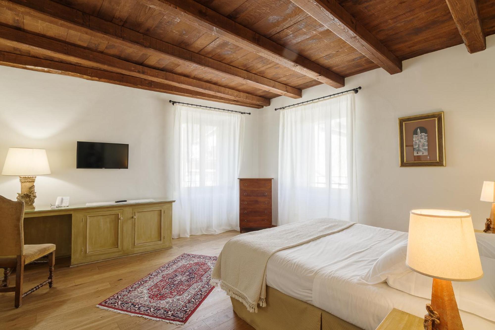 Palazzo Dragoni Hotell Spoleto Eksteriør bilde